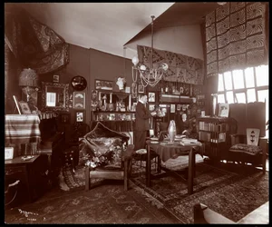 Will R. Barnes in zijn studio, 1903